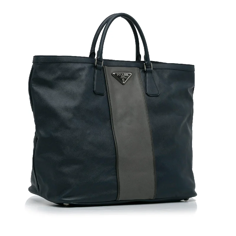 Prada bags with a chain - link trim and a leather body for a modern and stylish edgePrada Saffiano Lux Tote (SHG-Zhwhx1)