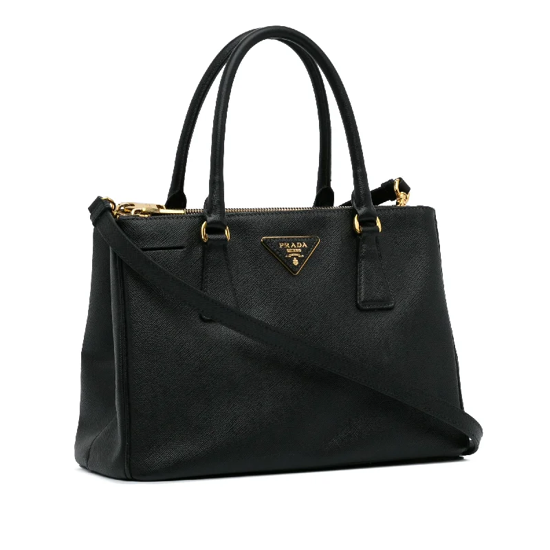 Prada Cleo bags with a detachable coin purse for added functionalityPrada Medium Saffiano Lux Galleria Double Zip VEfACp