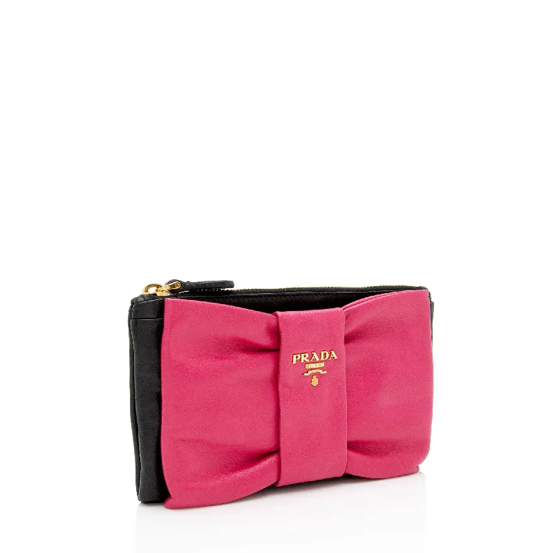 Prada tote bags with a spacious interior and a magnetic - snap closurePrada Nappa Fiocco Bow Small Clutch YHWkp5