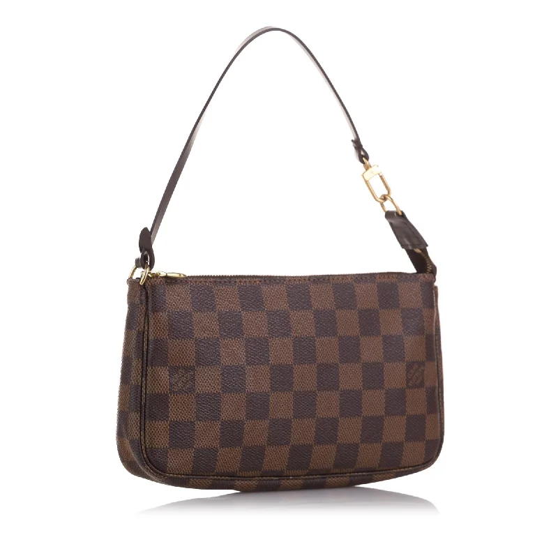 Ladies Louis Vuitton Petite Malle bags with a star - shaped charm for cutenessLouis Vuitton Damier Ebene Navona (aw2sV8)