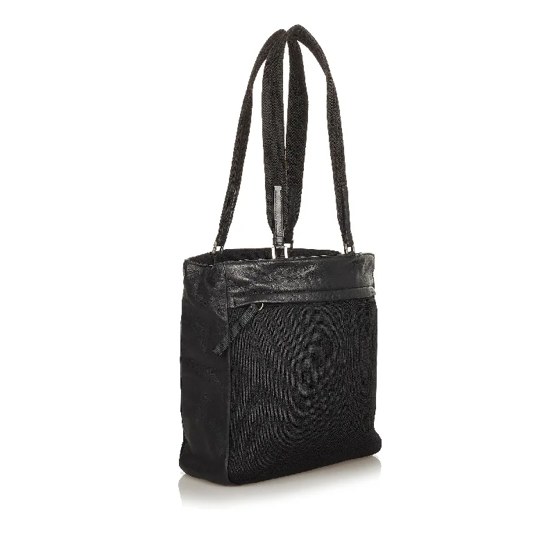 Prada tote bags with a spacious interior and a magnetic - snap closurePrada Leather Handbag 36097