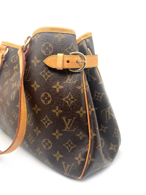 Louis Vuitton crossbody bags in a bold red color for a statementLouis Vuitton - Sac Batignolles