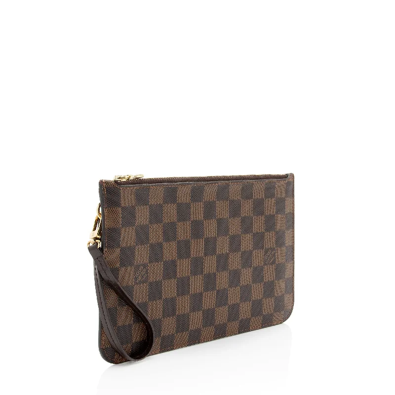 Ladies Louis Vuitton Capucines bags with gold - toned hardwareLouis Vuitton Damier Ebene Neverfull GM Pochette (0861pJ)