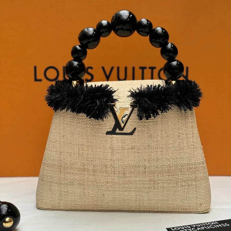 Ladies Louis Vuitton shoulder bags with a single - handle silhouetteLouis Vuitton - Sac ArtyCapucine