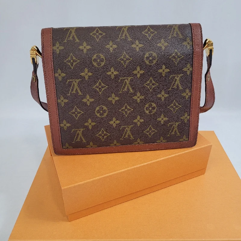 Ladies Louis Vuitton shoulder bags with a wide - width strap for comfortLouis Vuitton - Sac Dauphine vintage