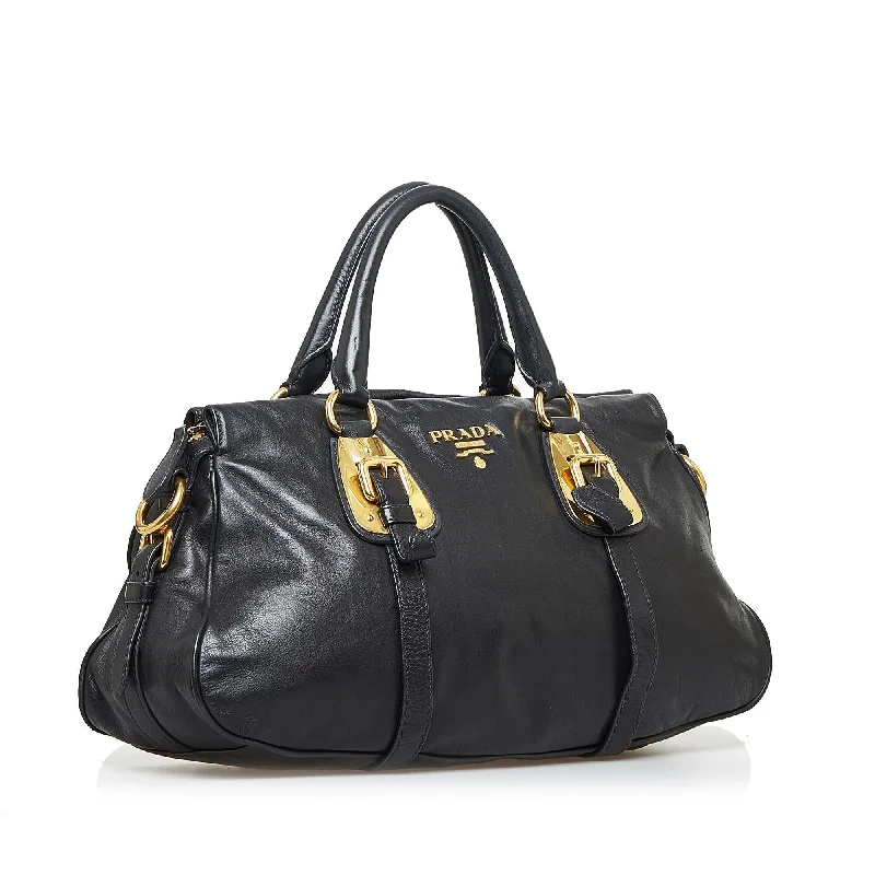 Prada bags with a back - zip pocket for storing valuables securelyPrada Leather Tote Bag D4pUnz