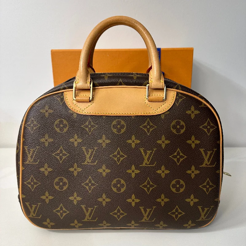 Louis Vuitton crossbody bags with a keychain holder for practicalityLouis Vuitton - Sac Deauville