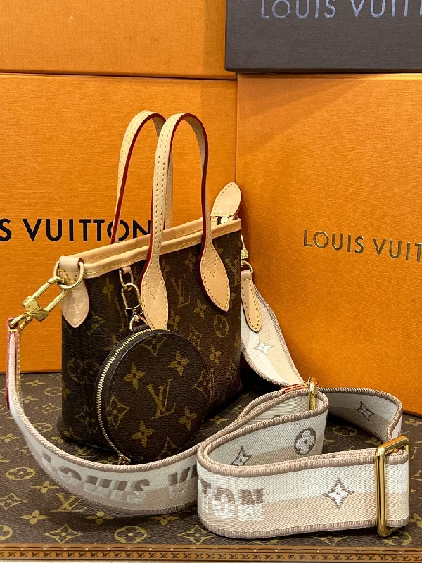 Ladies Louis Vuitton Capucines bags with gold - toned hardwareLouis Vuitton - neverfull bb toile monogramme