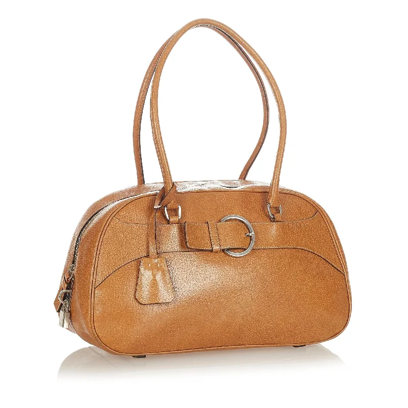 Small - sized Prada Saffiano leather bags for a compact and stylish carryPrada Leather Handbag 34019