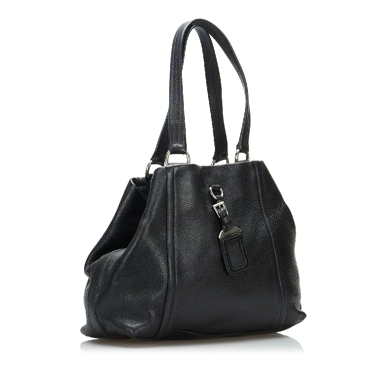 Prada tote bags with a water - resistant coating for outdoor activitiesPrada Leather Handbag Bag 5s23zn