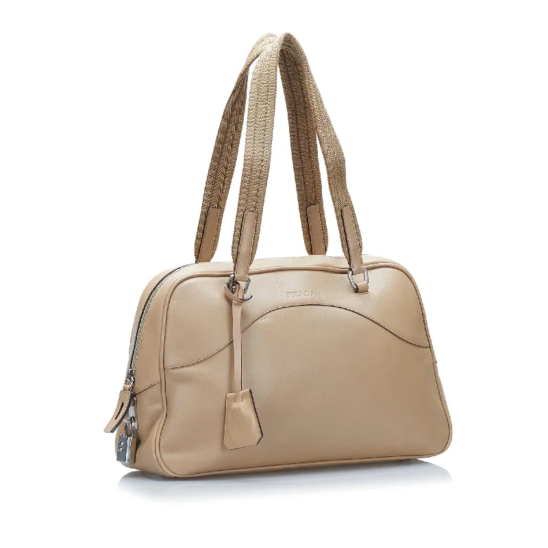 Ladies Prada Galleria bags with a detachable shoulder strapPrada Leather Shoulder Bag 37928