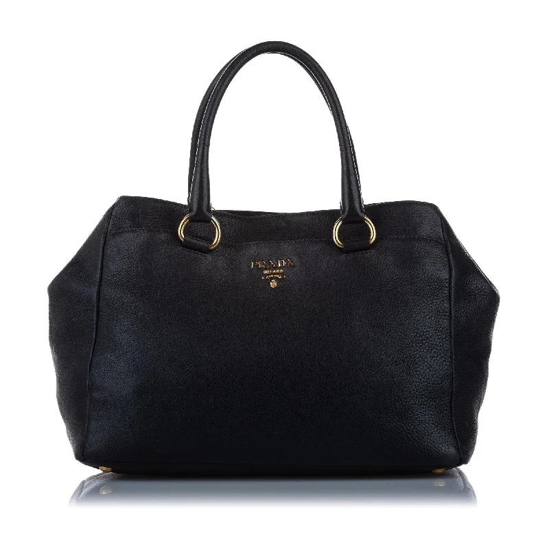 Prada bags with a zippered interior pocket for separating itemsPrada Vitello Daino Leather Tote Bag (SHG-15879)