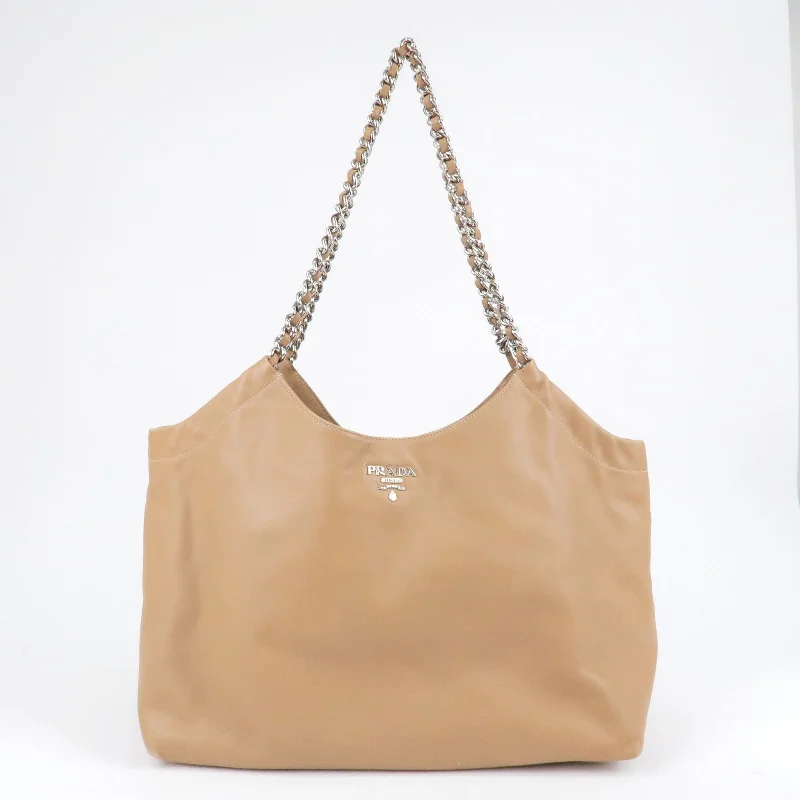 Ladies Prada Galleria bags with gold - toned hardware for a luxurious touchPRADA Logo Leather Chain Tote Bag Beige