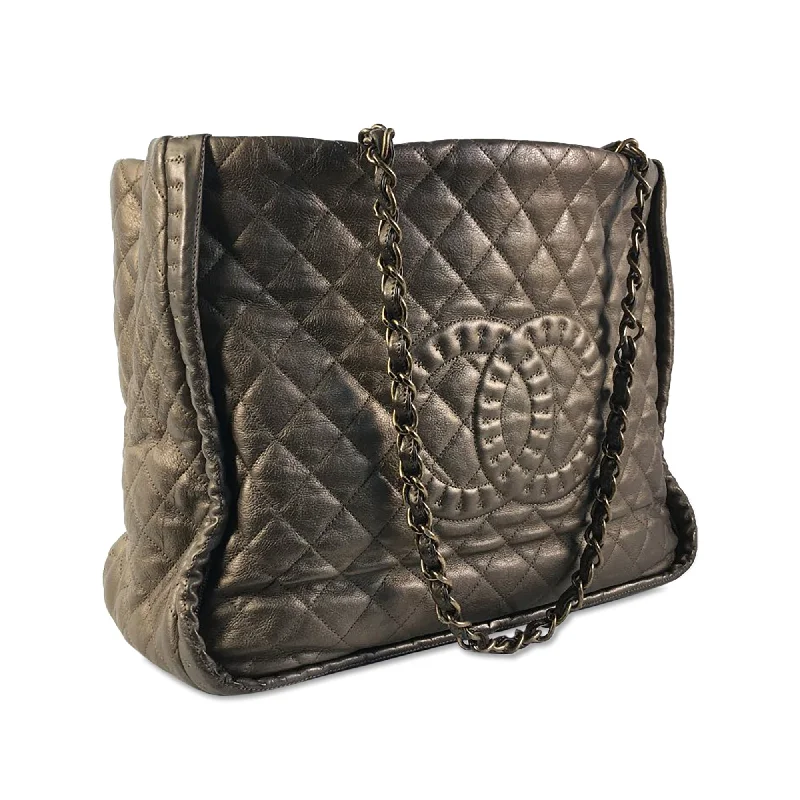 Chanel Designer Handbag with Unique DesignCHANEL CC Quilted Calfskin Istanbul Tote Tote Bag