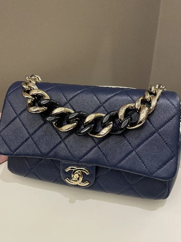 Chanel Medium Tote Bag for Office LadiesChanel Cc Chain Top Flap Bag Navy Lambskin