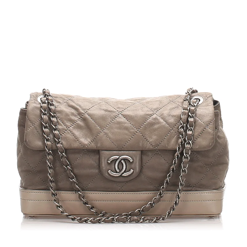 Chanel bags sale 2025Matelasse Leather Shoulder Bag Gray