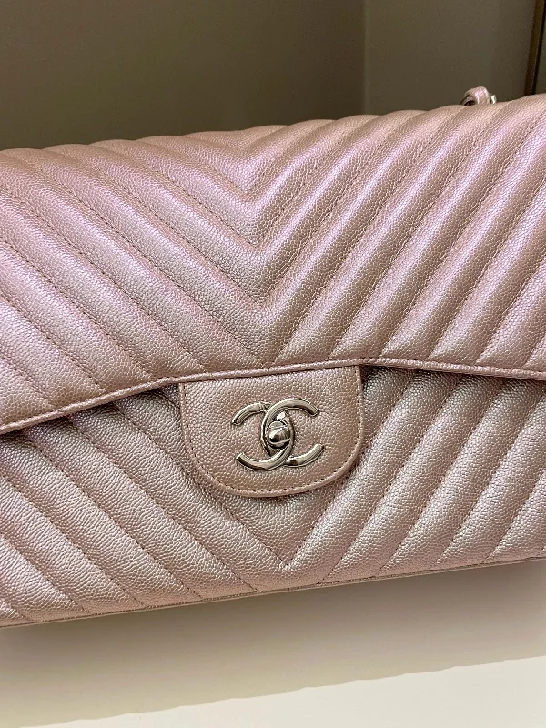 Chanel leather bags for everydChanel 17B Chevron Jumbo Double Flap Rose Gold Caviar