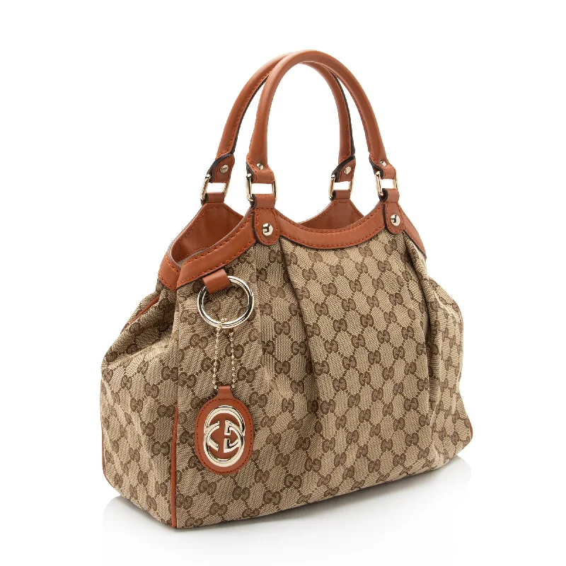 Ladies Gucci shoulder bags with a magnetic - closure flapGucci GG Canvas Sukey Medium Tote (Prk73B)