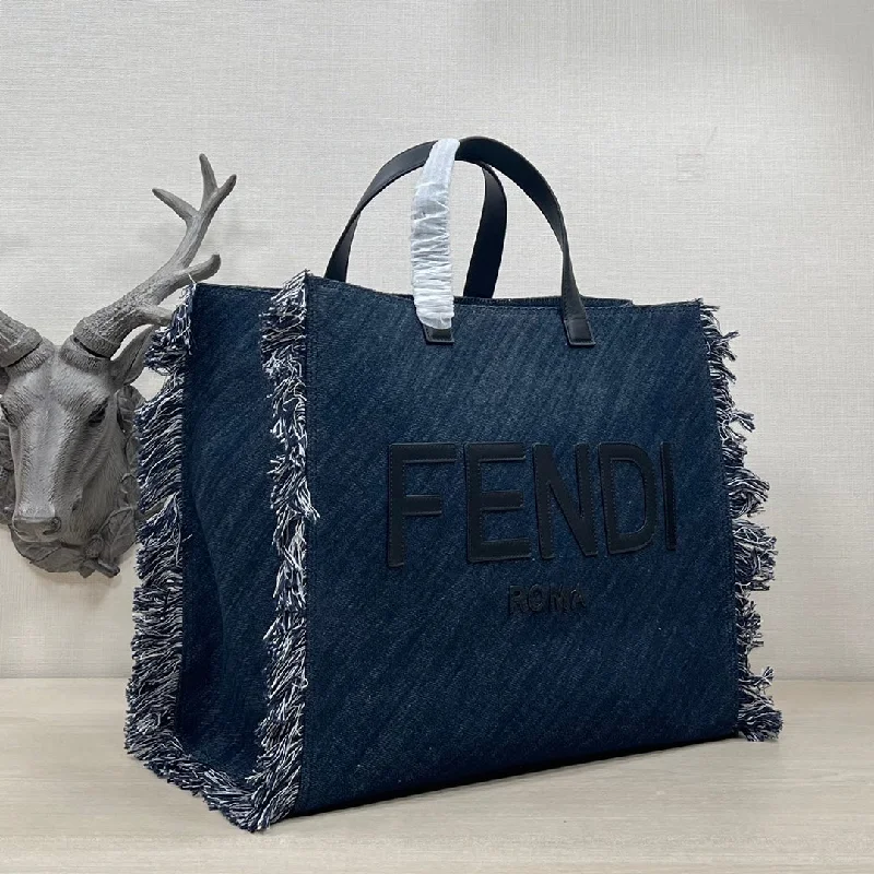 Fendi crossbody bags with a convertible strap that can be worn multiple waysFendi Luxury Bag - FED - 090