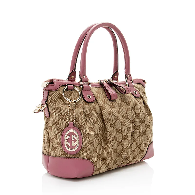 Women Gucci bags with a zip - around closure for securityGucci GG Canvas Sukey Top Handle Medium Satchel (SHF-20045)