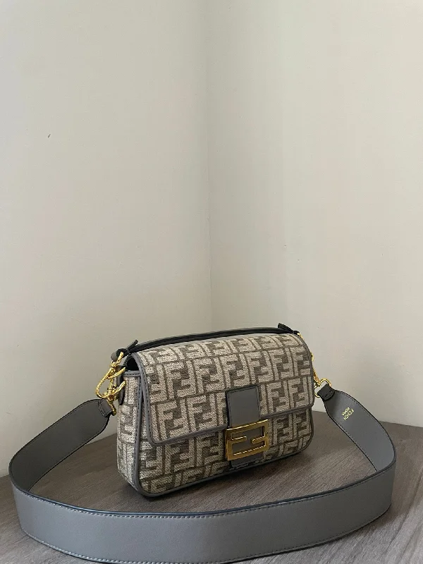 Fendi crossbody bags with a woven leather strap for a unique texture and visual appealFendi Luxury Bag - FED - 165