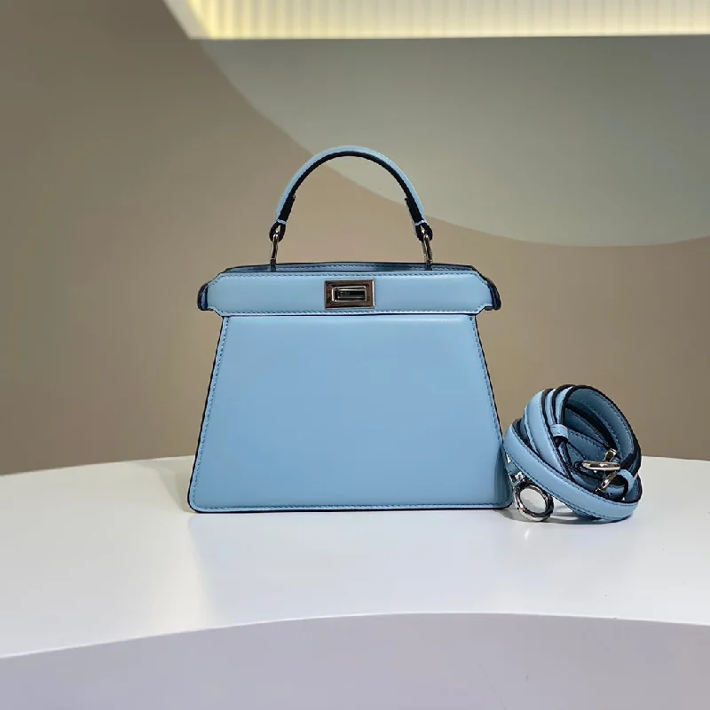 Fendi bags with a detachable camera holder for photography enthusiastsFendi Luxury Bag - FED - 206