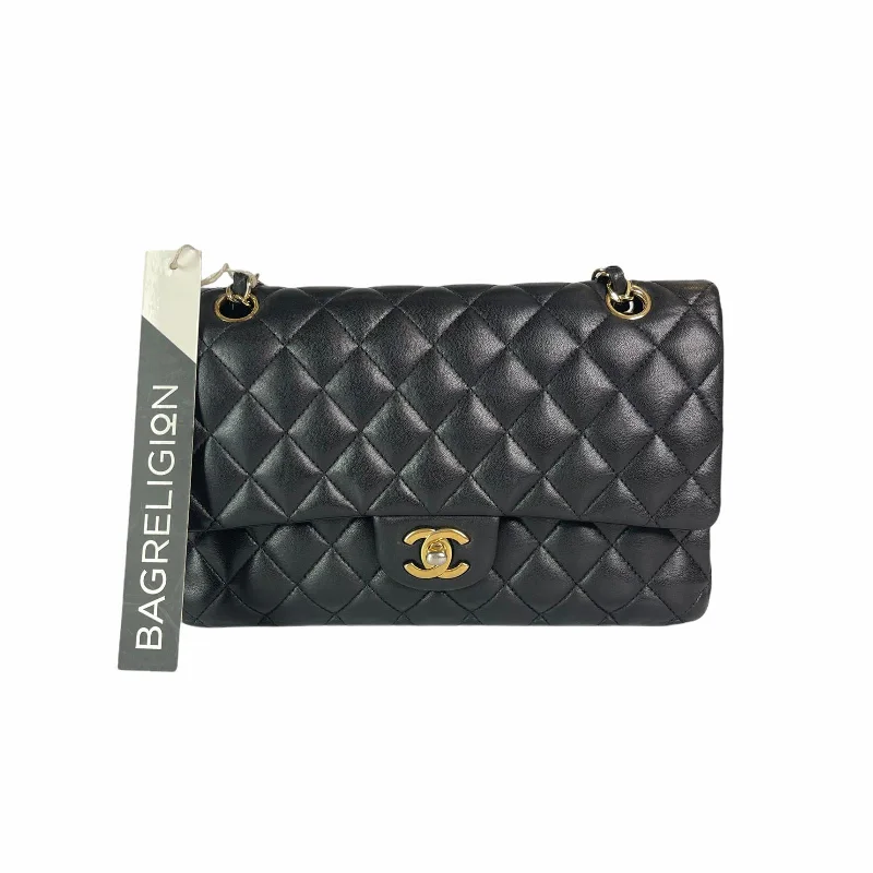 Chanel bags with classic and elegant designsClassic Flap M/L Lambskin with GHW