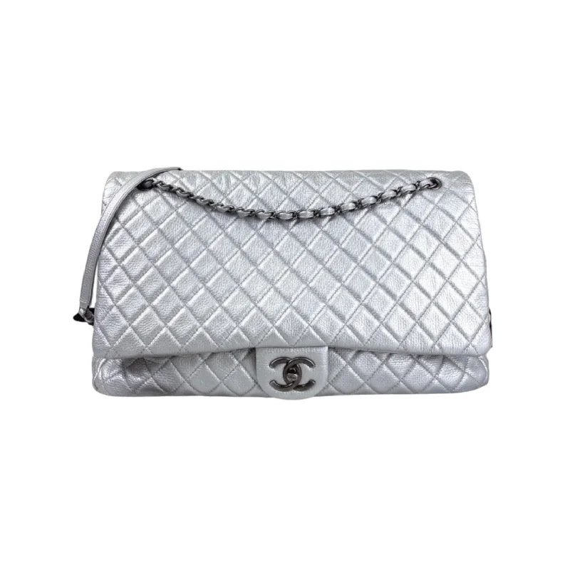 Chanel Handbag with Adjustable Strap for ComfortXXL Airline Flap Calfskin Quilted Silver RHW