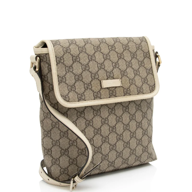 Gucci Marmont bags for women with gold - toned hardwareGucci GG Supreme Flap Small Messenger (XsPMVv)