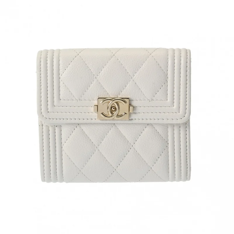 Chanel bags for women who appreciate fine craftsmanshipCHANEL Boy Chanel Compact Wallet White Women's Caviar Skin Tri-fold