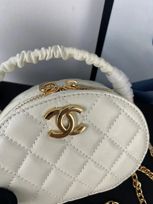 Chanel bags for the minimalist fashionNew Bag Chanel  405