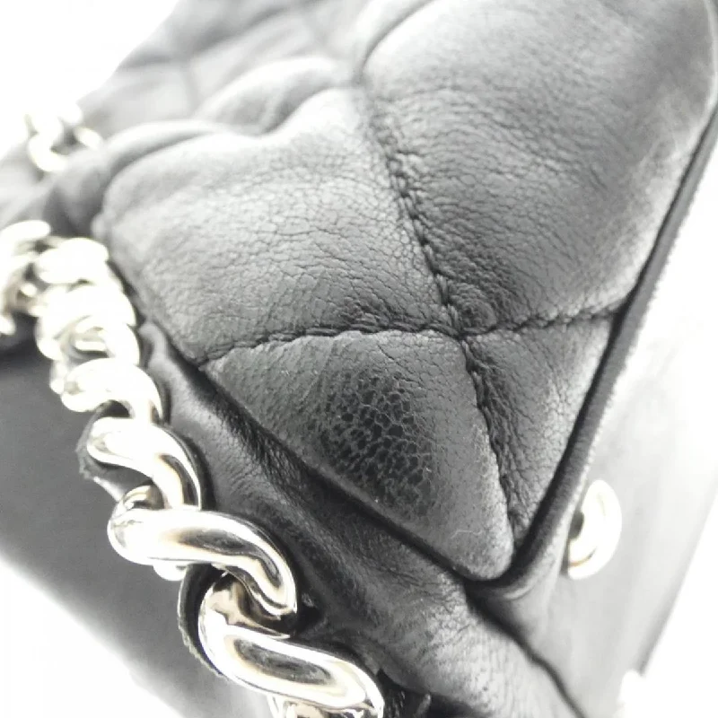 Chanel bags with the perfect balance of luxury and functionalityChanel Chain Round Line 66807 Shoulder Bag