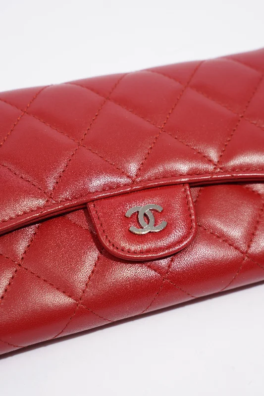 Chanel bags with intricate metal hardwareChanel Classic Flap Wallet Red Leather