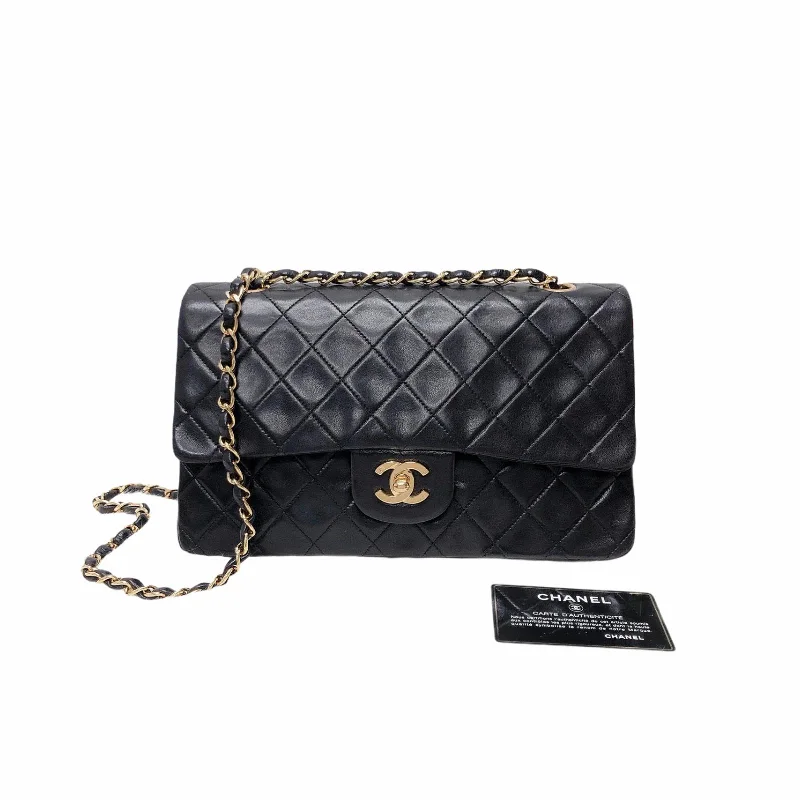 Chanel Chain Strap Handbag for Everyday UseClassic Double Flap Medium Vintage Black