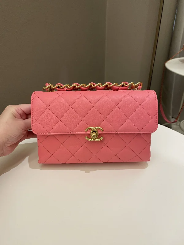 Chanel Quilted Leather Shoulder Bag for FashionistasChanel 22S Wrapped Top Handle Pink Lambskin