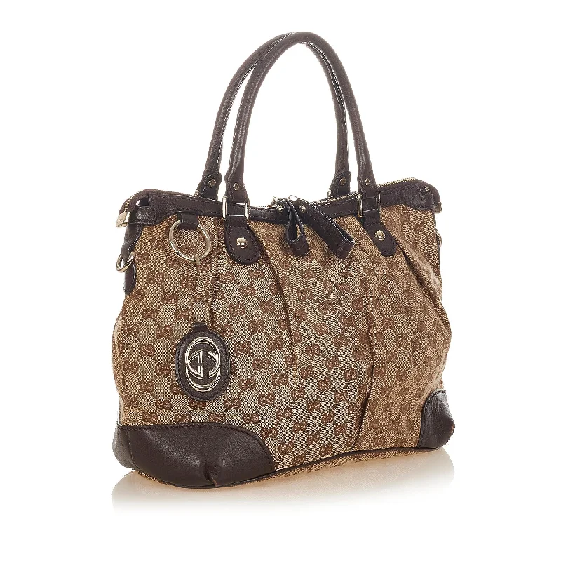 Ladies Gucci shoulder bags with a magnetic - closure flapGucci GG Canvas Sukey Satchel (26009)