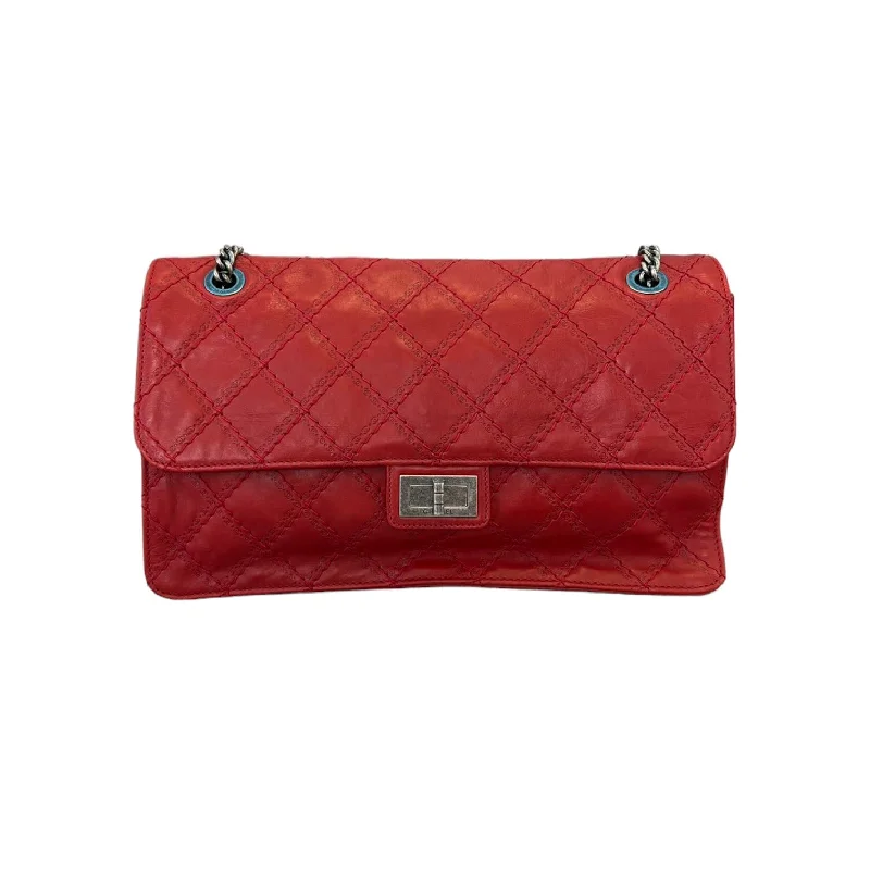 Chanel bags with the perfect balance of luxury and functionality2.55 Reissue 227 Flap Aged Calfskin Embossed Logo Quilted Red RHW