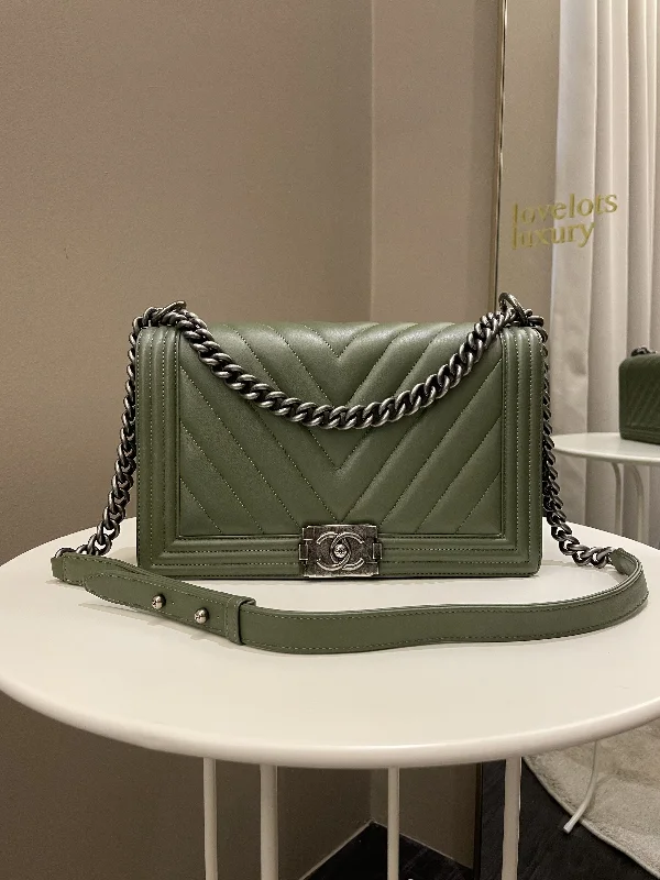 Chanel classicChanel Chevron Boy New Medium Olive Green Calfskin